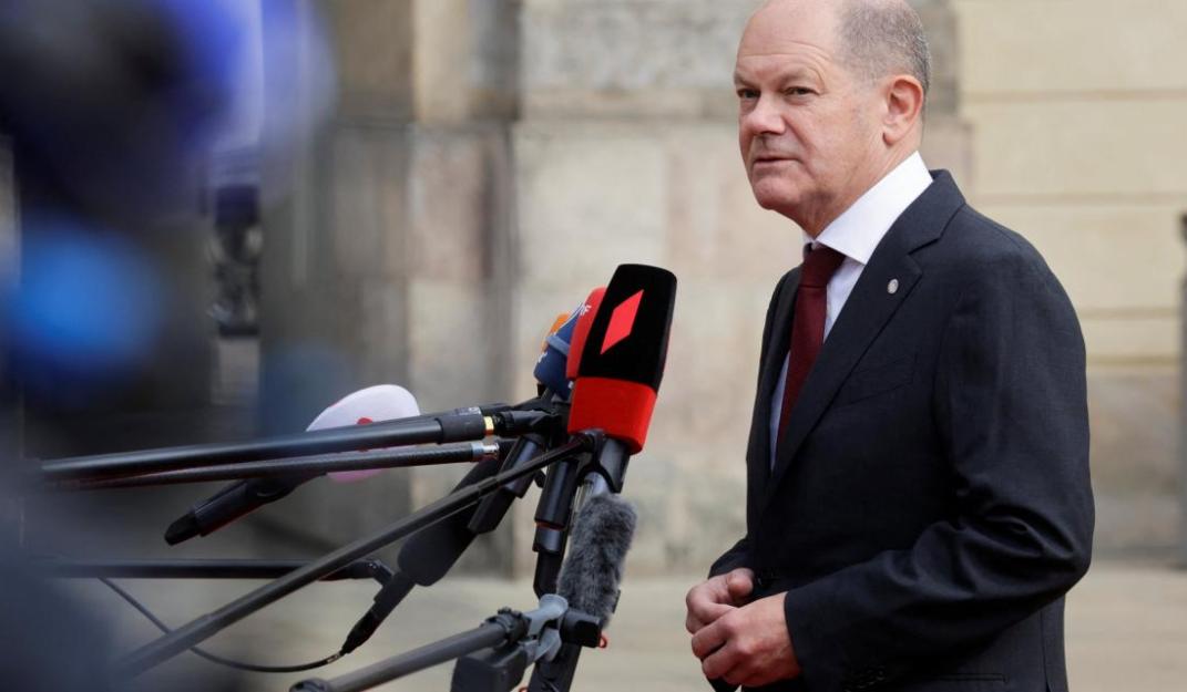 Source: Germany's Chancellor Olaf Scholz speaks to media as he arrives at the Informal EU 27 Summit and Meeting within the European Political Community at Prague Castle in Prague, Czech Republic, October 6, 2022. REUTERS/Leonhard Foeger