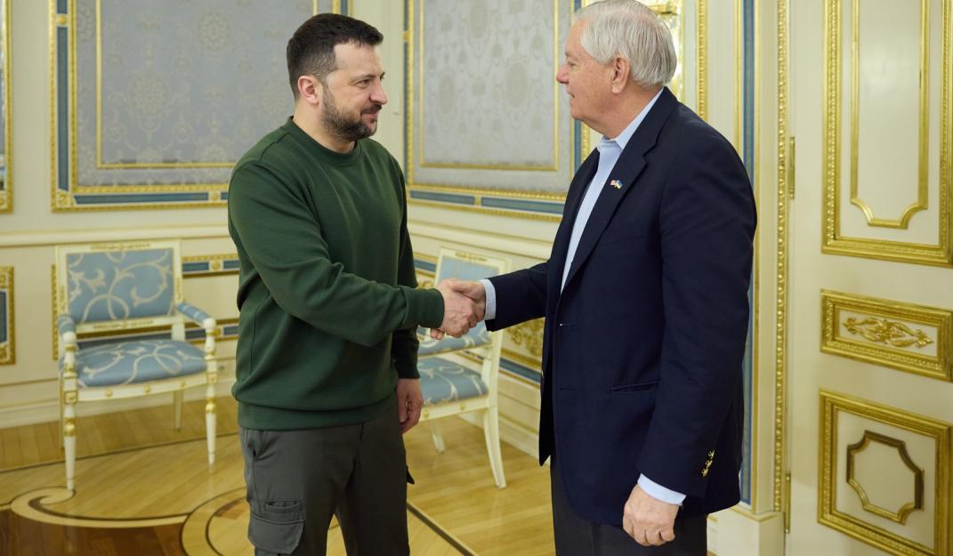 Volodymyr Zelensky shakes hands with US Senator Lindsey Graham in Kyiv, 18 March 2024. Photo: President of Ukraine via Wikimedia Commons, CC0